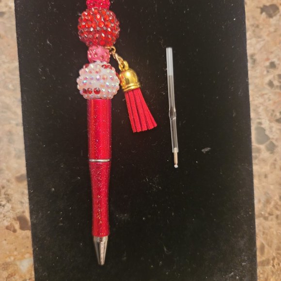 Unique Rhinestone pen (black inked)(refill included) - Picture 2 of 5